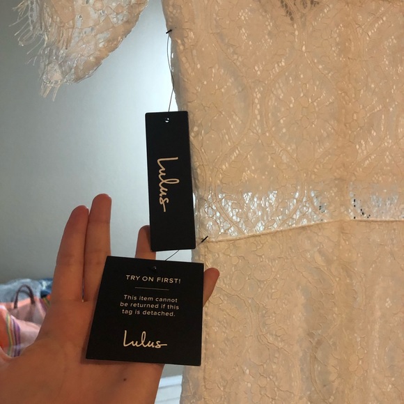 White lace dress - Picture 4 of 6